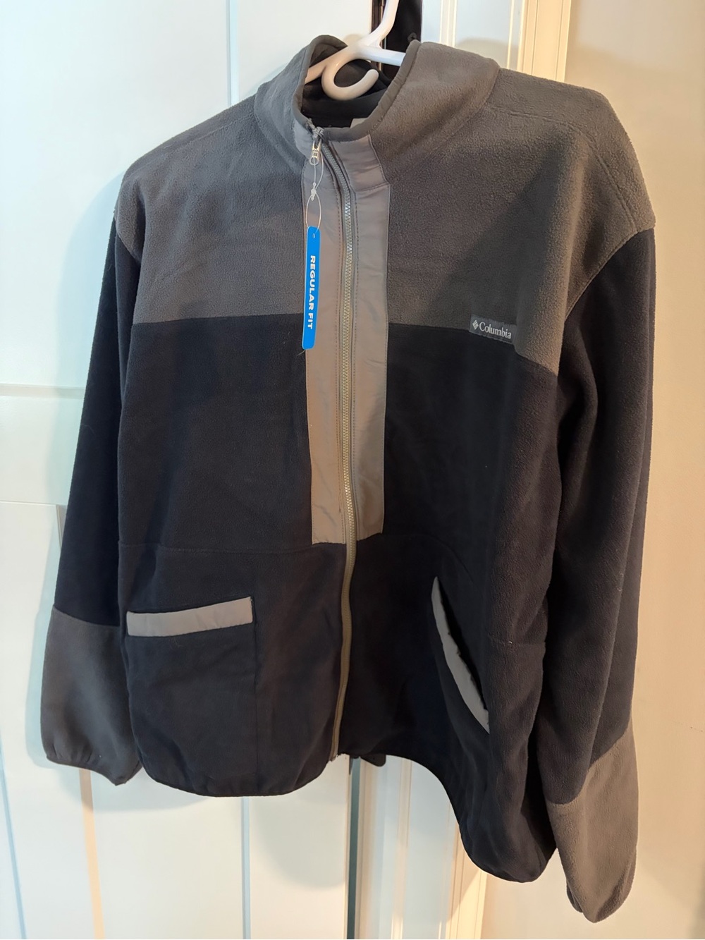 Columbia Women's Two-Tone Gray and Black Zip Fleece Jacket with